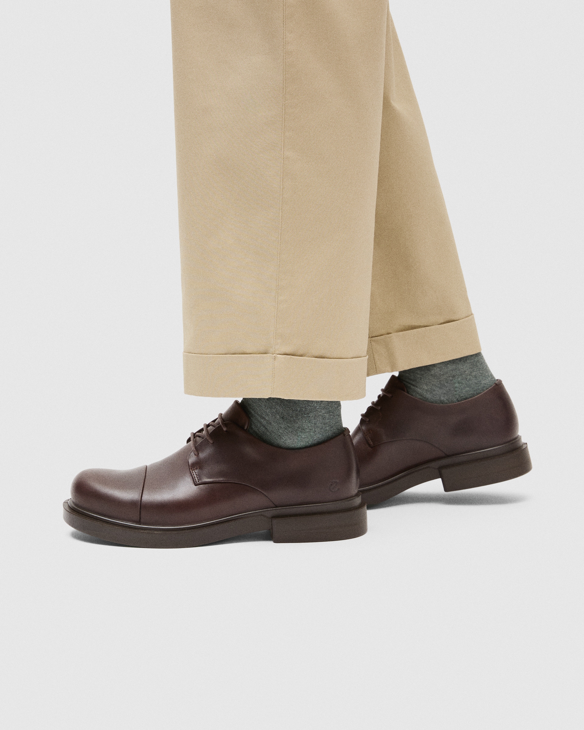 ECCO® Metropole Seoul nahast derbid meestele - Pruun - Lifestyle image-1