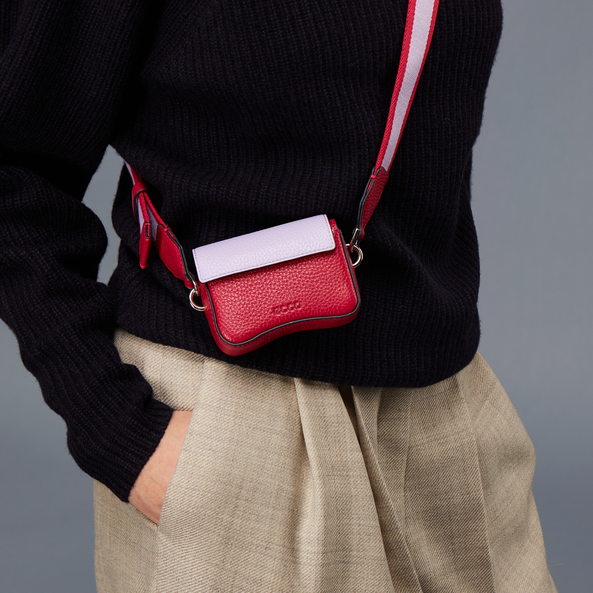 ECCO® Textureblock Leather Crossbody Bag - Red - Modelshot-1