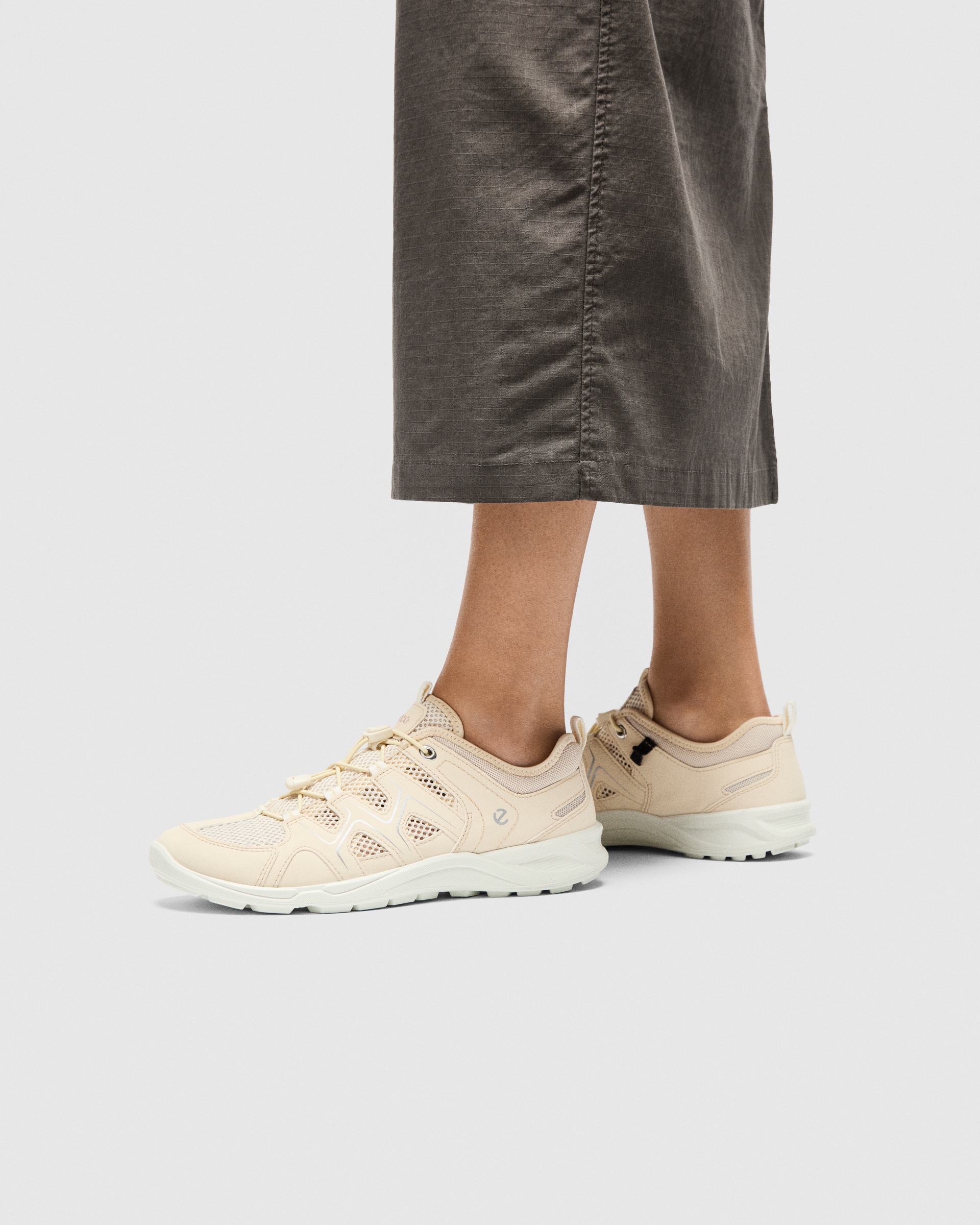 Zapatillas Outdoor ECCO® Terracruise LT para mujer - Beige - Lifestyle image-1
