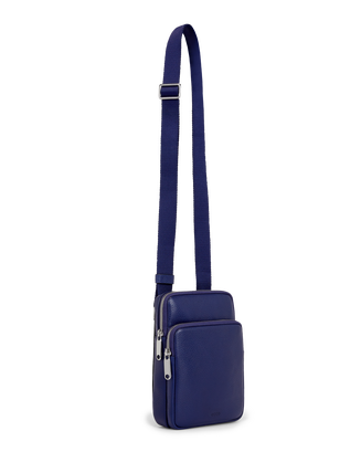 ECCO® Flat Pouch sac bandoulière cuir - Bleu - Main