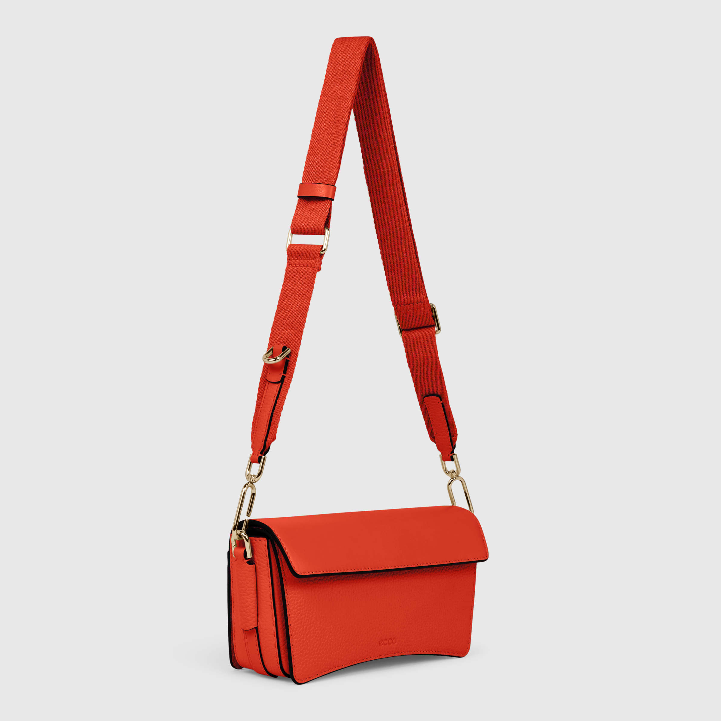 バッグ ECCOTextureblock Saddle Bag ECCO® Saddle Pebbled
