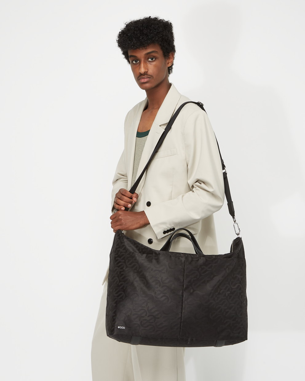 ECCO® Weekender Jacquard Wave Leather Tote Bag - Black - Modelshot-1