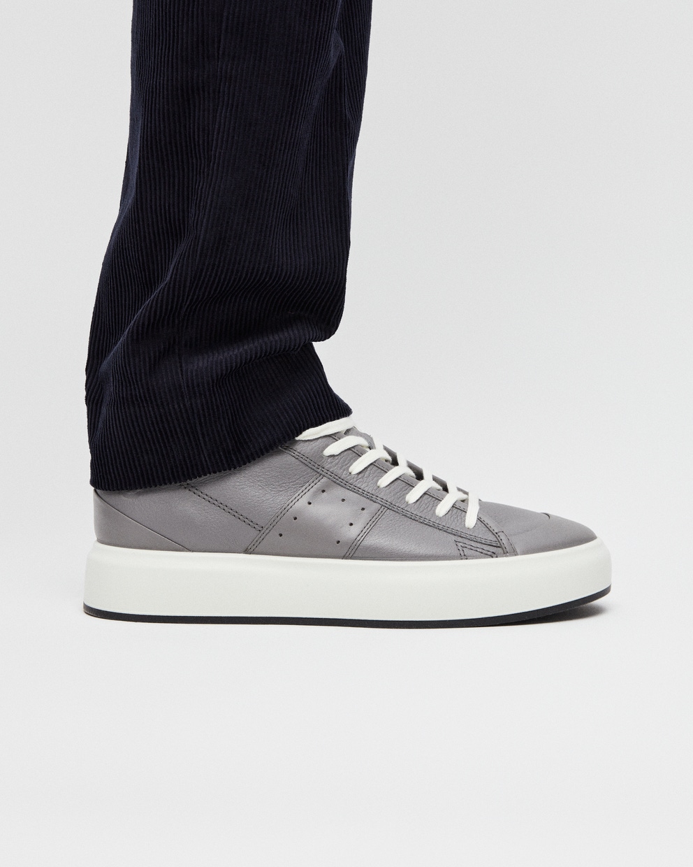 ECCO STREET ACE MEN'S SNEAKER - Grey - Lifestyle image-1