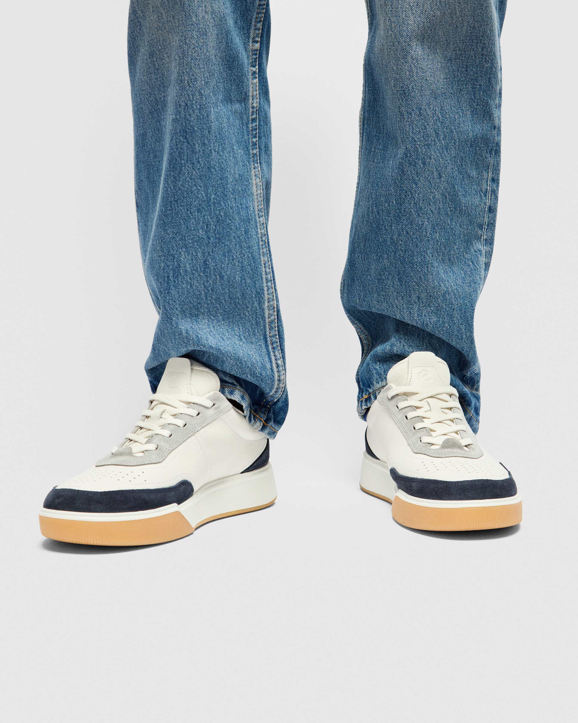 ECCO STREET COURT MEN'S SNEAKER - White - Lifestyle image-1