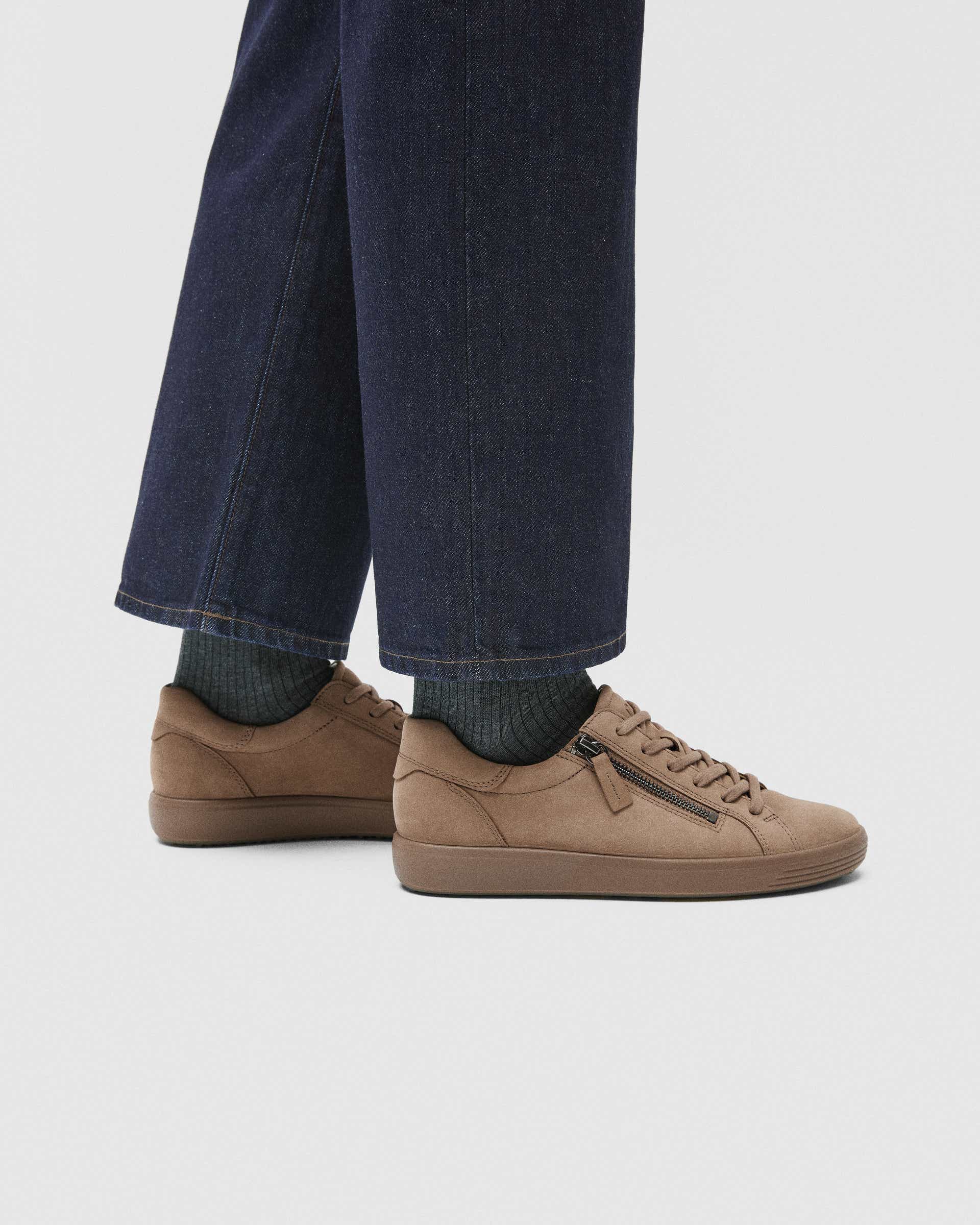 Dámské nubukové tenisky ECCO® SOFT 7 - Hnědá - Lifestyle image-1