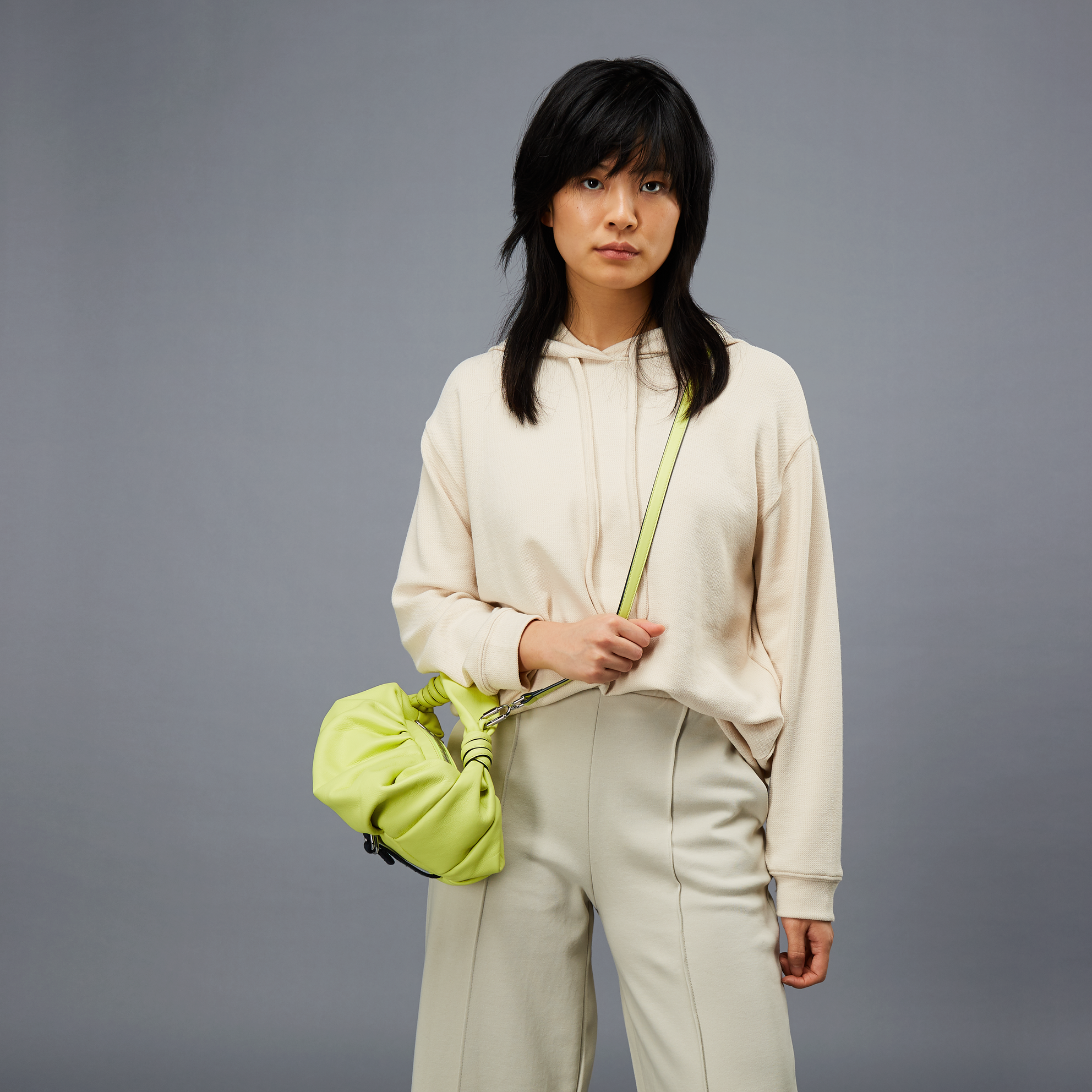 ECCO® Scrunch Leather Hobo Bag - Green - Modelshot-1