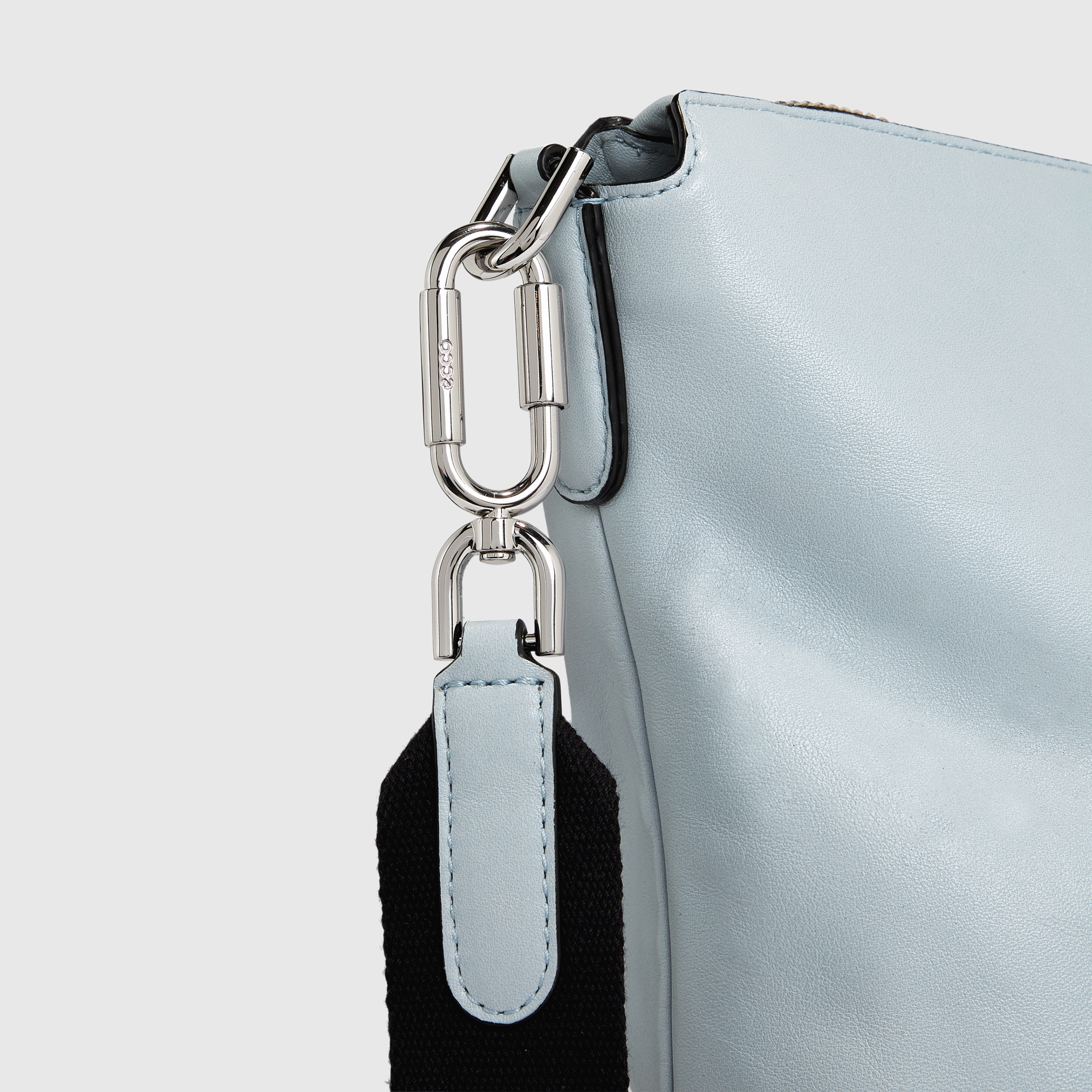 ECCOยฎ E Weekender Leather Tote Bag - Blue - Detail-1
