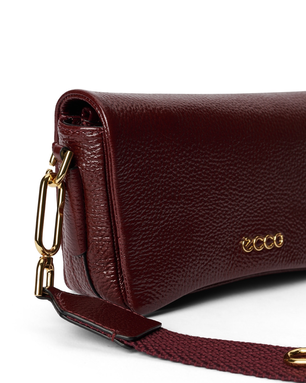 ECCO® Pinch Medium Soft Shine Pebbled Leather Crossbody Bag - Red - Detail-1